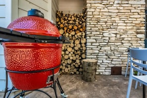 Charcoal grill for a fun barbecue while you enjoy Austin