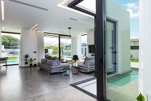 The Villa can accommodate up to 8 guests in its 4 ensuite bedrooms.