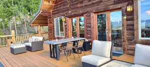 Outdoor Dining/Seating Areas