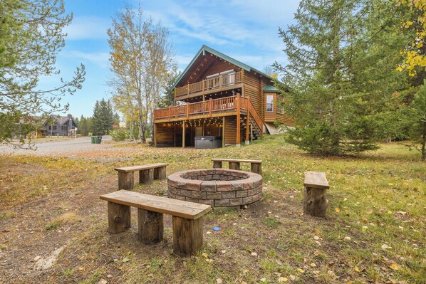 Fire Pit (please bring your own wood)