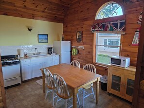 Kitchen & Dining Area