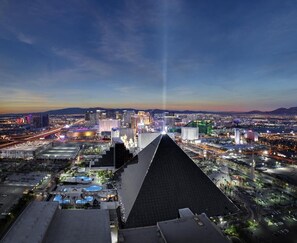 AYGY7F5A-image-7