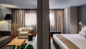 Comfortable unit with Double bed and living room. Exact unit will be assigned upon arrival. Views, colors and decor may vary.