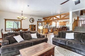 Living Room | Smart TV | Free WiFi | 1st Floor