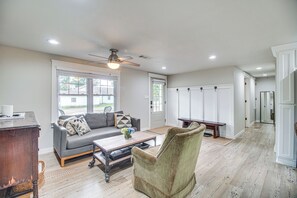 Living Room | Central A/C & Heating