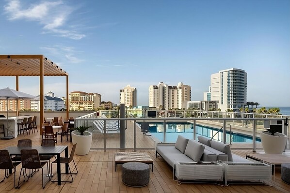 Rooftop Pool with Loungers & Bar