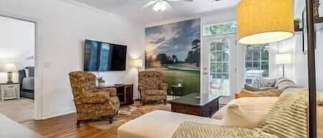 Birdies & Beaches livingroom with signature mural