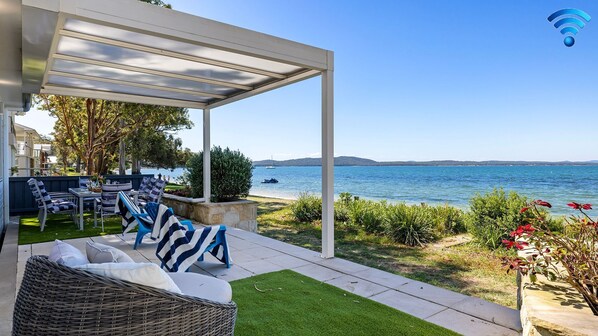 Foreshore Bliss | Absolute Waterfront | Undercover Entertaining