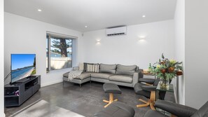 Foreshore Bliss | Lounge Room