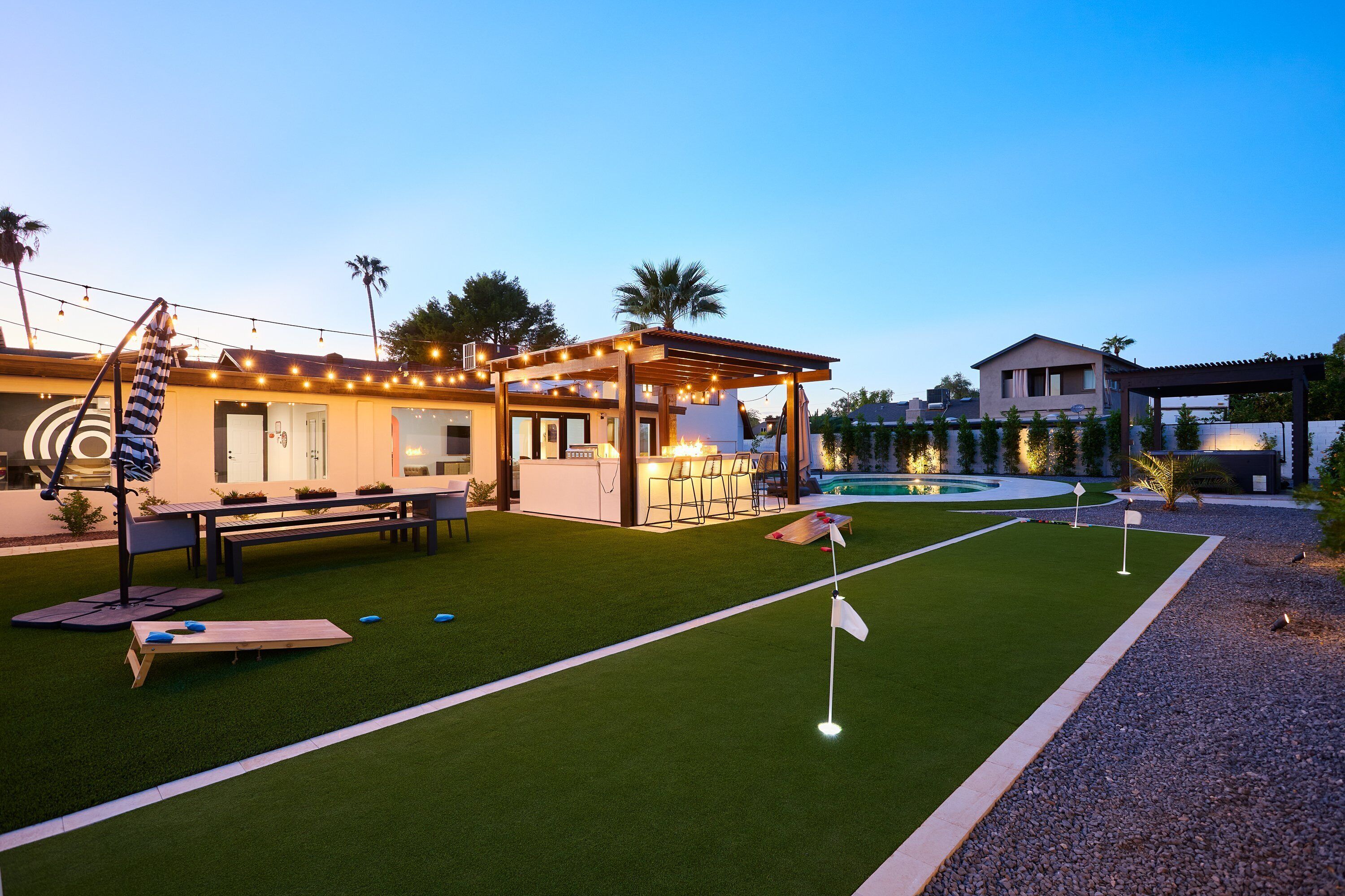 Sunburst Estate - Pool - Hot Tub - Tons of Games! - Phoenix