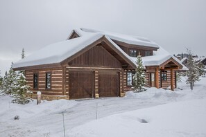 Winter Exterior W garage