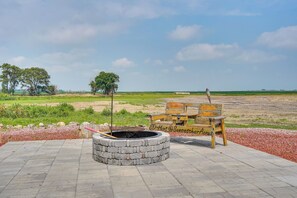 Suncatcher Acres Amenities | Fire Pit