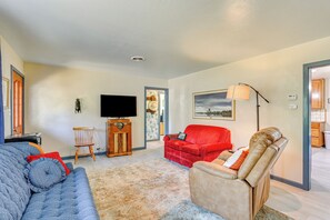 Living Room | Window A/C Units | Smart TV | Free WiFi