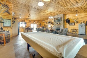 Living Room | Pool Table | Darts | Central Heating & A/C