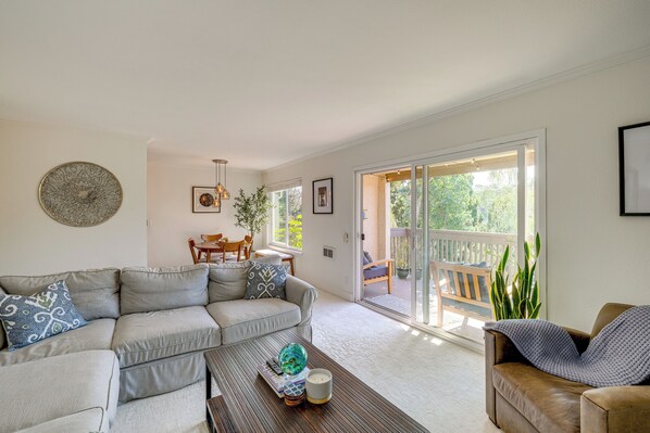 San Diego Vacation Rental | 1BR | 1BA | 691 Sq Ft | Stairs Required