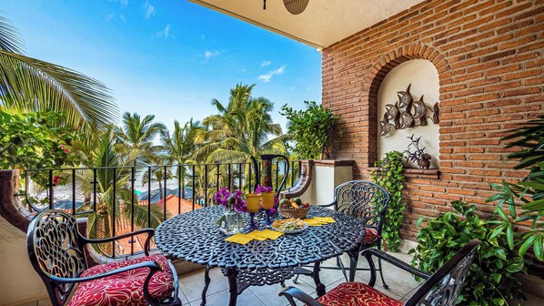 Private Balcony Dining - The best place to have dinner with ocean views!
