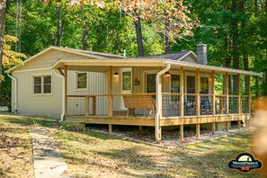 Welcome to Restfowl Lake Cottage