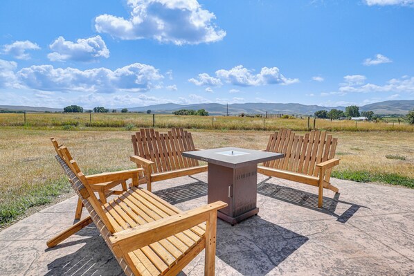 Encampment Vacation Rental | 2BR | 1BA | 900 Sq Ft | 1 Step to Enter