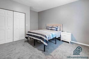 Exclusive discounts for travel professionals and academic visitors. Message us now for a potential discount!Queen size bed