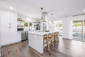 Kitchen with breakfast table