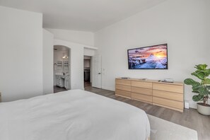 Master Bedroom - King/Main Level - On main floor with en-suite master bathroom