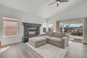 Living Room with fireplace