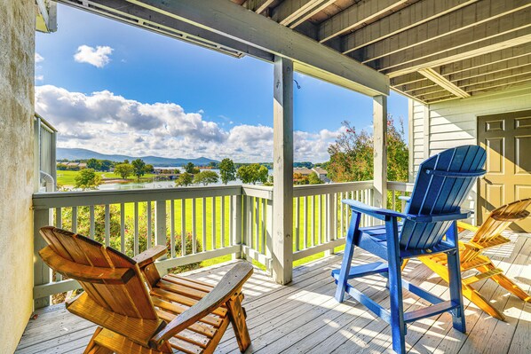 Moneta Vacation Rental | 1BR | 1BA | 675 Sq Ft | Stairs Required
