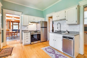 Kitchen | Gas Range