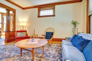 Living Room | Free WiFi
