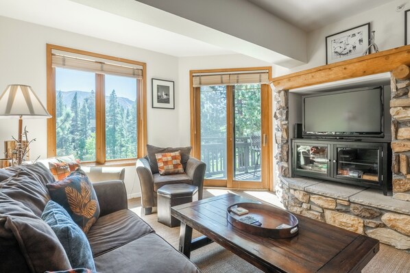 Living Room, Gas Fireplace, Flat Screen with Roku, Deck Off Living Room, Sleeper Queen Sofa