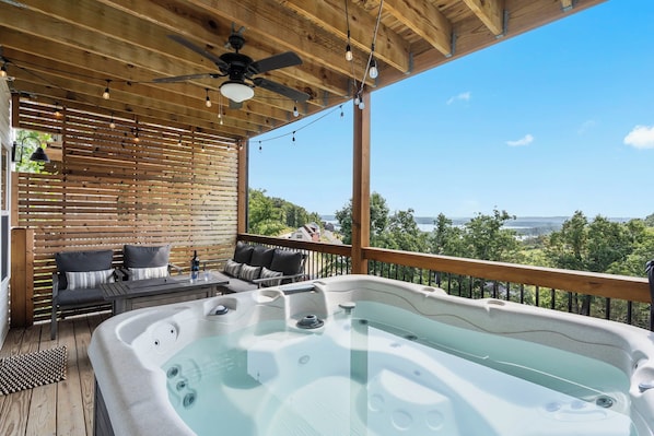 Bain à remous extérieur