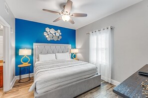 Bedroom with King Size Bed, Flat Screen TV and Ensuite Bathroom