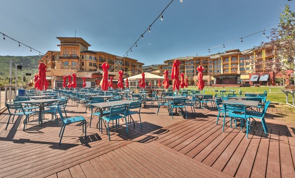 Enjoy the umbrella bar outside for apres ski