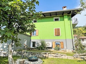 Plant, Building, Property, Window, Sky, House, Tree, Land Lot, Grass, Residential Area