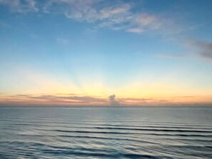 Condo directly located on the Atlantic Ocean