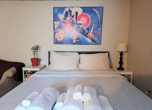 QUEEN BED 2