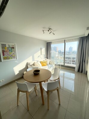 Living y comedor.