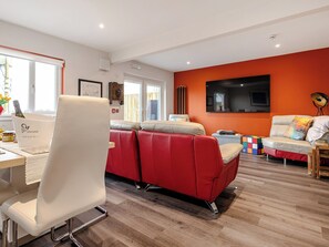 Open plan living space | Halfway Houses - Clootie - Halfway House, Carnoustie