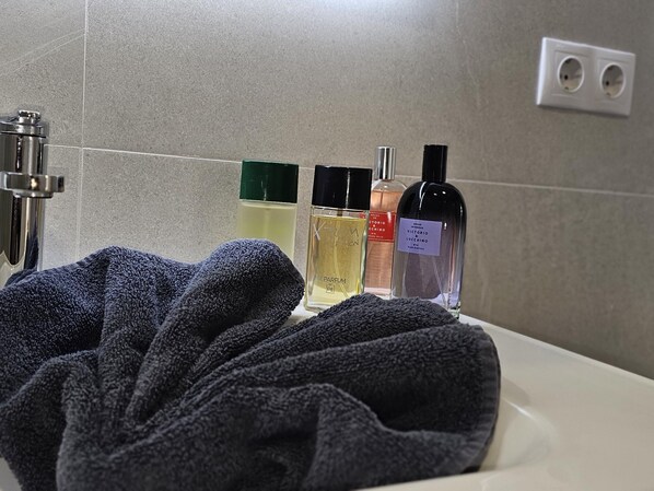 Bathroom amenities