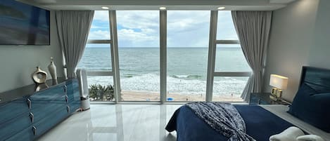 Spectacular Master Bedroom, Beach & Ocean Front View!