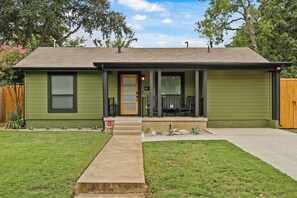 Front view of home
