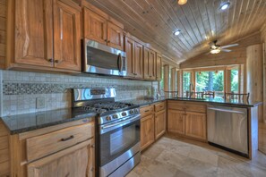 Sunset Ridge comes with a fully equipped kitchen!