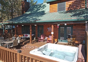Uncovered Hot Tub On Deck