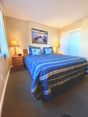 Unit with 1 Queen size bed