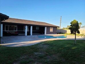 "Large yard, comfy space!"