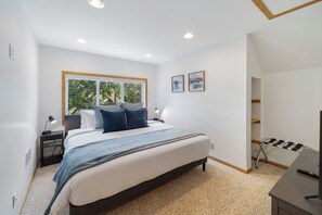 Bedroom 4- Second Floor King Ensuite