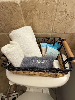 Bathroom amenities