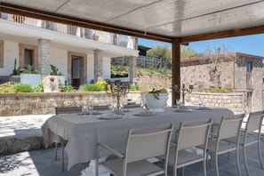 Outdoor dining
