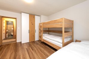 Schlafzimmer 3