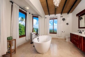 Master Suite Bathroom Upstairs